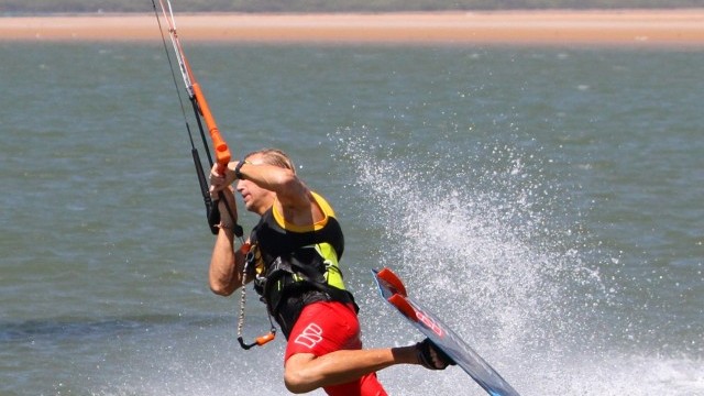 Kitesurfing Technique - Darkslide Front