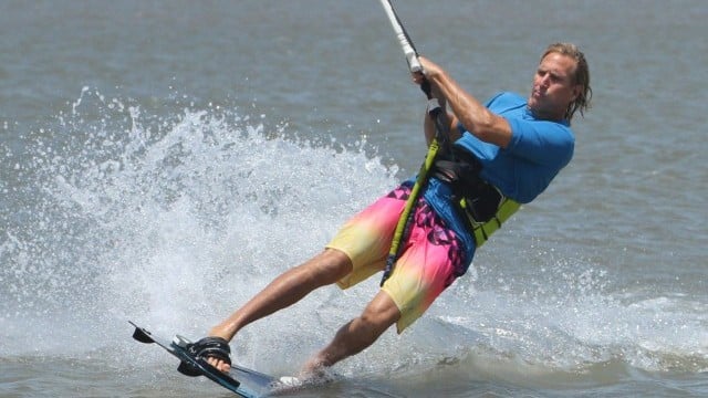 Kitesurfing Technique - Back Roll Grab from Toeside