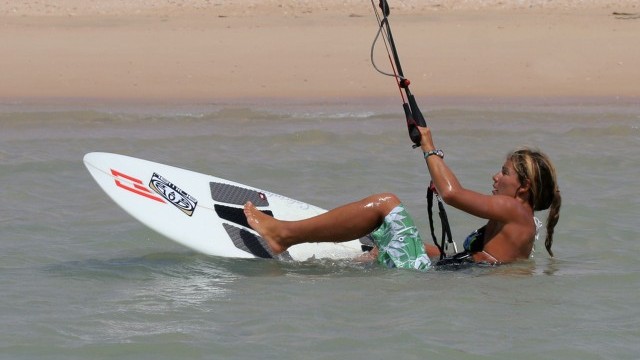 Kitesurfing Technique - Strapless Water Start