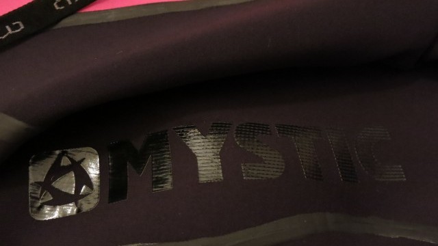 Kitesurfing Reviews - Mystic Diva 5/4mm 2014