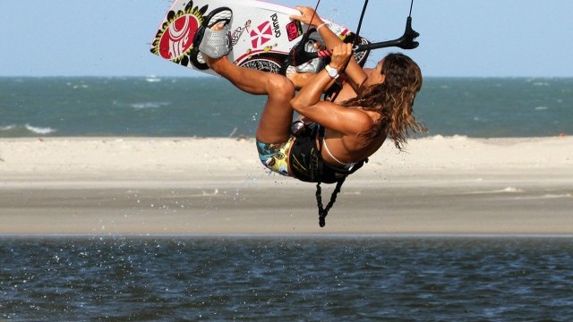 Kitesurfing Technique - Grabbed Popped Back Loop