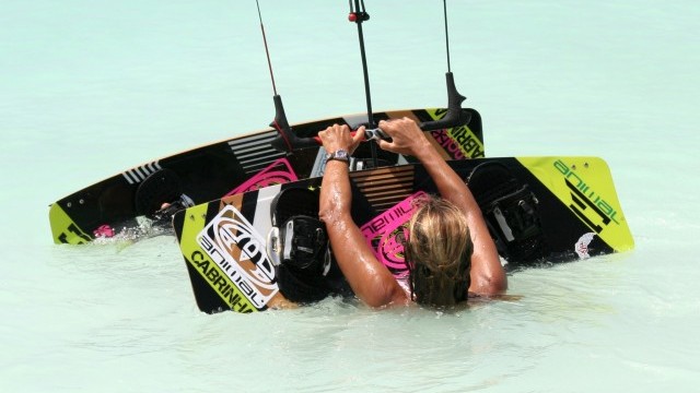 Kitesurfing Technique - Deep Water Board Carry