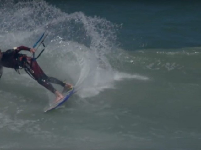 Riding Waves: Backside - Kitesurfing Technique & Tips