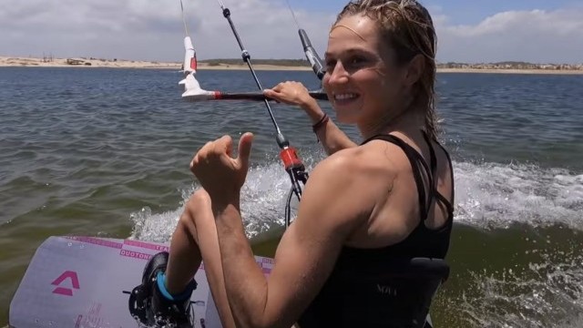 Back in kitesurfing PARADISE! - 55 #PIPSVLOG