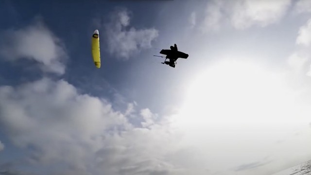 Oldschool to the MAX, so much fun to ride both big air in storms and floating on foils in lower wind