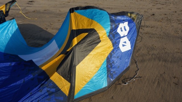 Kitesurfing Reviews - Blade Kiteboarding Trigger 8m 2015