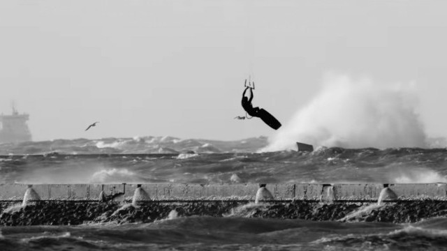 The Perfect Storm - Extreme Kiteboarding in Northern Europe