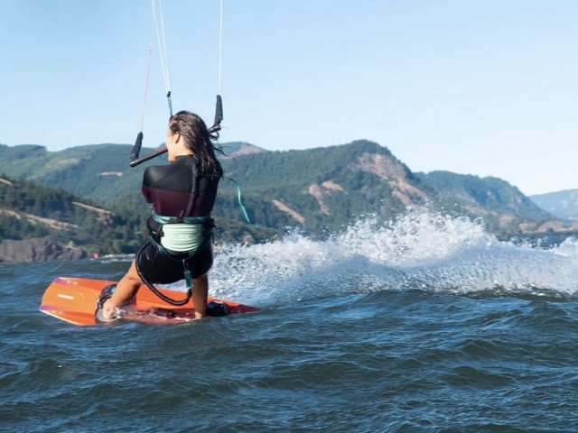 2023 Slingshot Kiteboarding - Luna V2 Twin Tip Board