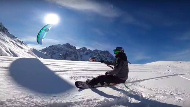Snowkite Airstyle - It's all about snowboard off !