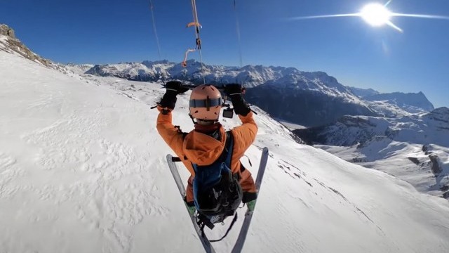Long flight by kite at the Cufercalhut in Switzerland / a nice snowkite day