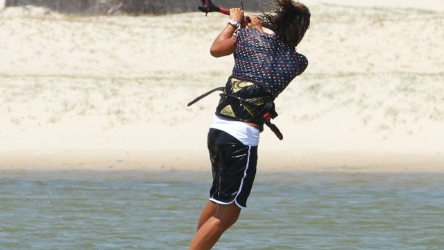 Kitesurfing Technique - Unhooked Back Loop to Toeside