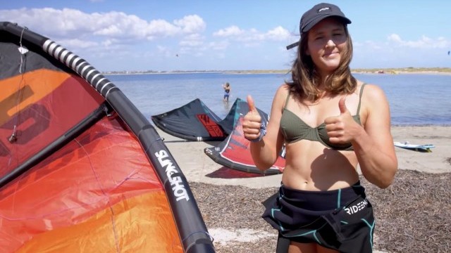 Kite Girl's First TRIPLE FRONTROLL | Kitesurfing