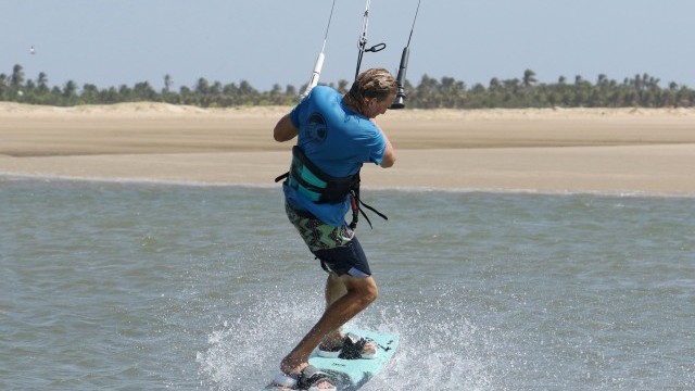 Kitesurfing Technique - Toeside Pop to Blind with Ole