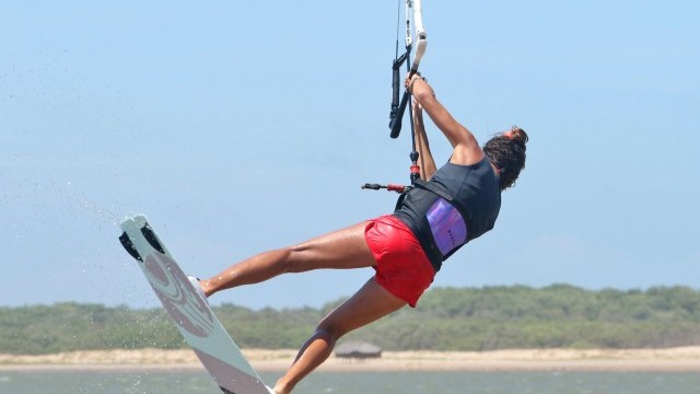 Kitesurfing Technique - Popped Back Roll to Toeside