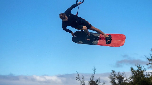 2023 Slingshot Kiteboarding - Glide V13 Twin Tip Board