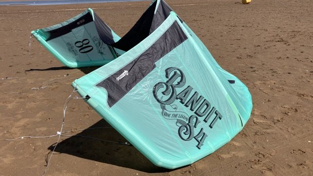 Kitesurfing Reviews - F-ONE Kiteboarding Bandit S4 8m 2023
