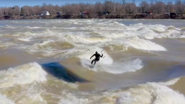 Kitesurfing Rapids