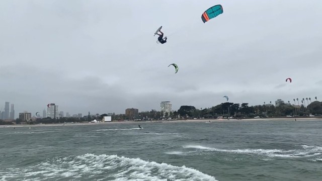 How to Front Roll Kiteloop with Ewan Jaspan