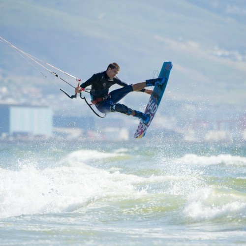 Cape Town Kitesurfing Holiday and Travel Guide