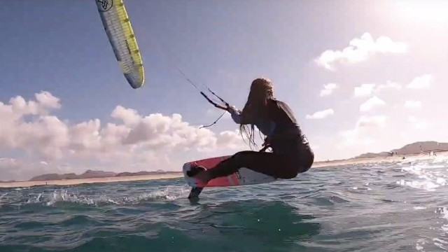 Alina goes Kitefoilracing