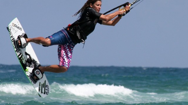 Kitesurfing Technique - Unhooked Kite Loop