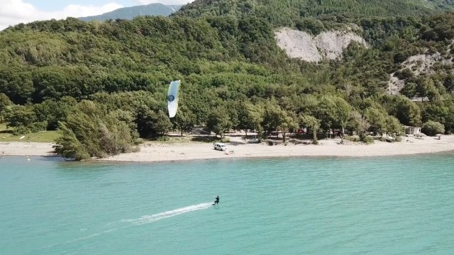 Spring Kitesurf Days at the Lake
