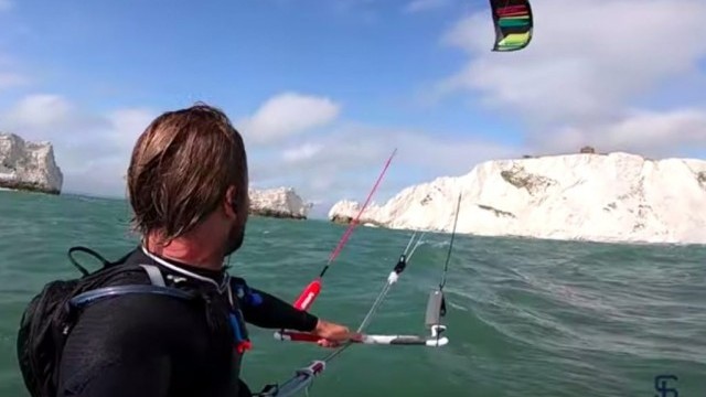 Kitesurfing 150km around the Isle Of Wight