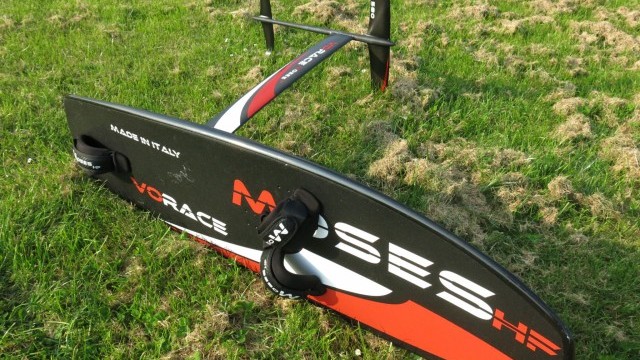 Kitesurfing Reviews - Moses Hydrofoil Vorace 2016