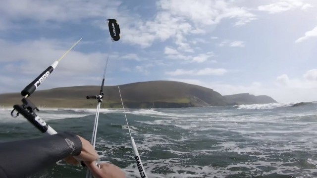 Kitesurfing in Irish Hawaï