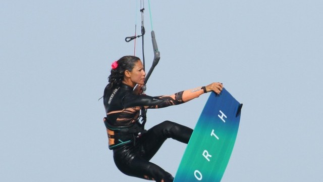 Kitesurfing Technique - Back Loop Double Grab