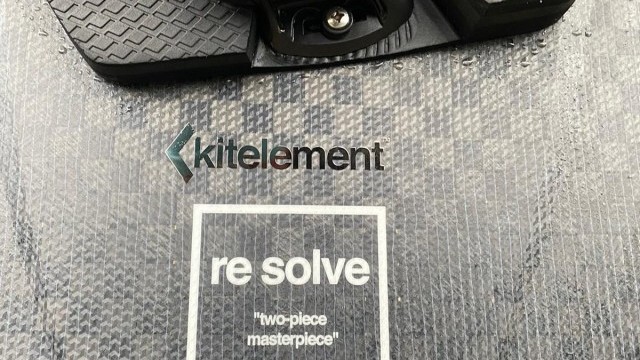 Kitesurfing Reviews - Kitelement ReSolve Black 136 x 41cm 2020