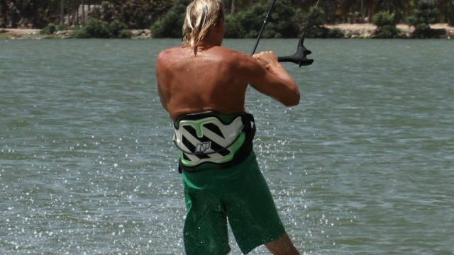 Kitesurfing Technique - Surfboard Fin First to Toeside 180