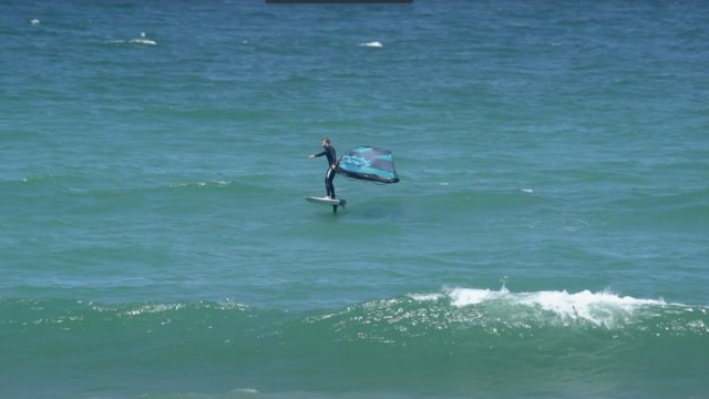 Wingfoiling in waves
