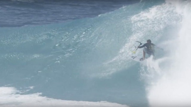 Kitesurfing Backdoor Pipeline with Kai and friends