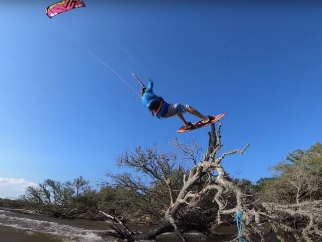 Kitesurfer getting trashed