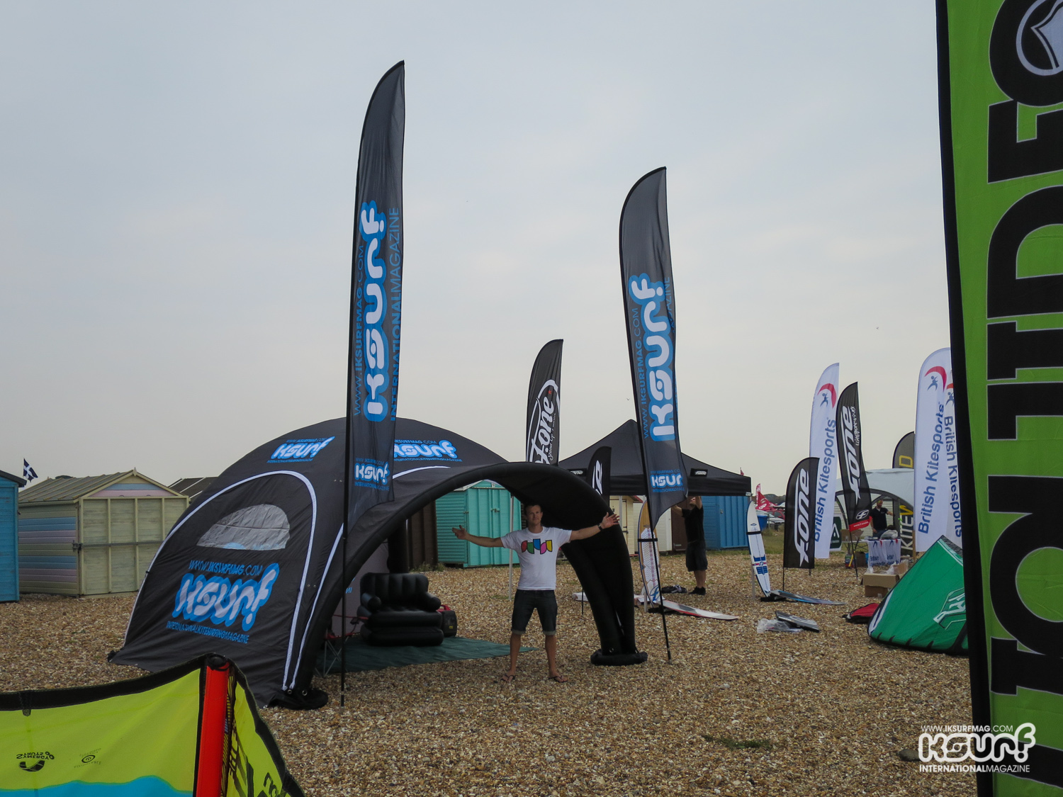 The IKSURFMAG Tent was turned into a living room on the beach!