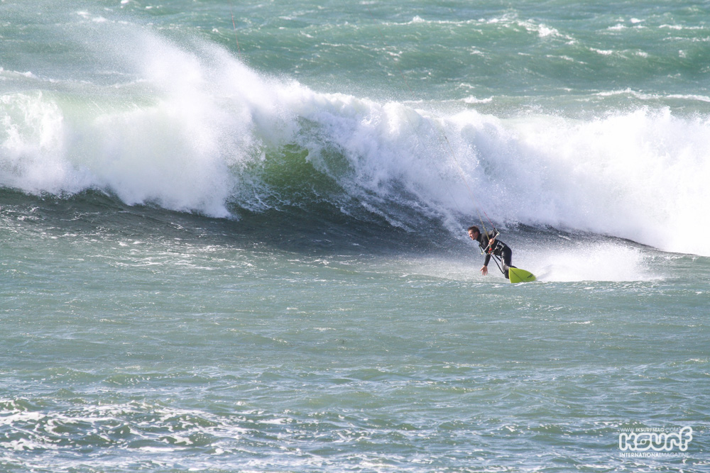 Jon Ellman-Brown gets cranking at Porthleven...