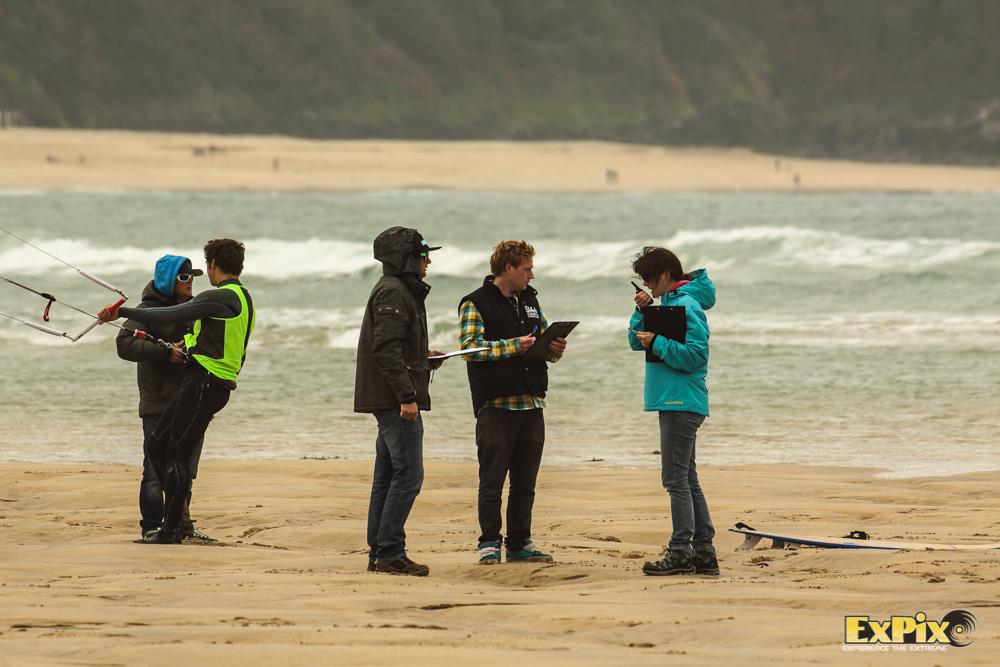 Jusdfges Rou Chater and Robin Snuggs taking names and making notes. Riders were scored on each wave, with their best two counting towards the overall score at the end.