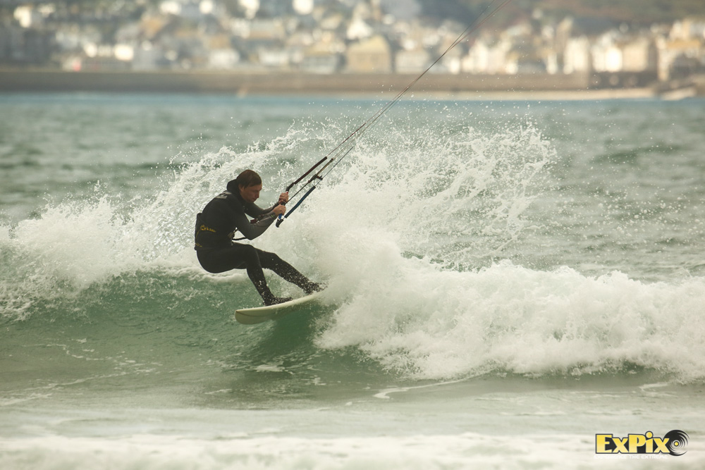 Mike won the heat by a mere .5 with a 2-1 judges decision putting him into the final.