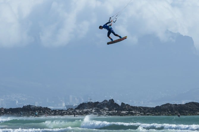 How to smash your rivals into submission, the Mega Loop KGB! Photo: Craig Kolesky/Red Bull Content Pool