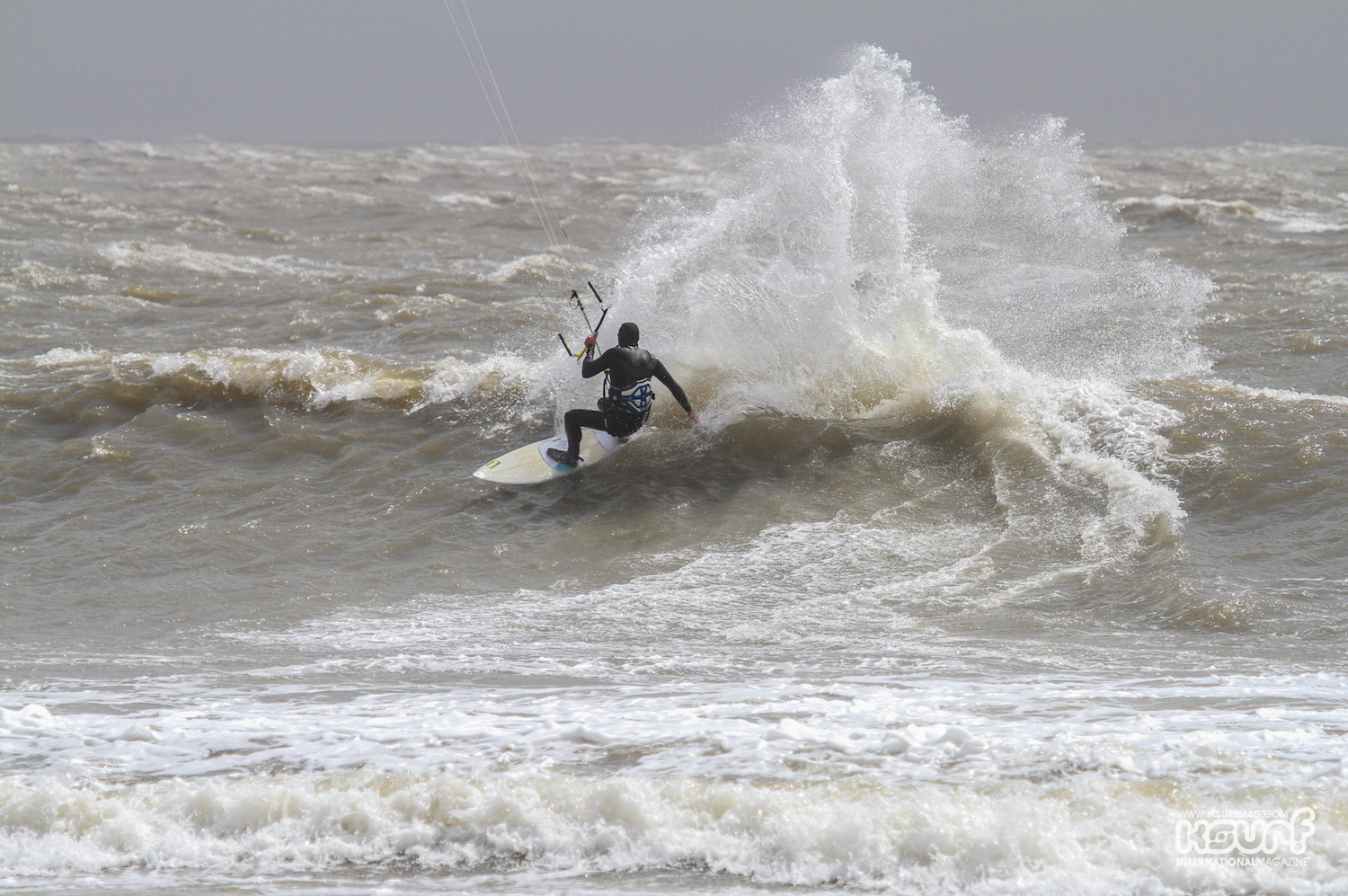 When the waves are this good, kiting feels pretty amazing.