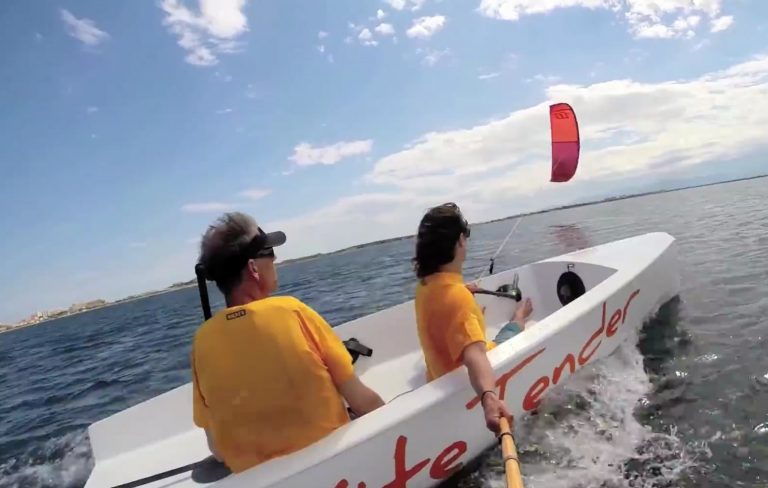 Extreme Kite Sailing, Single Hull Kite Boat - #CourtInTheAct Ep.4 - April 2015