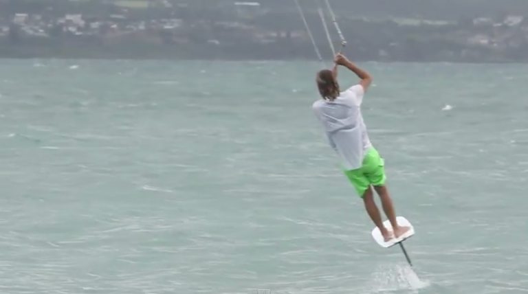 Boardriding Maui CloudFoiling