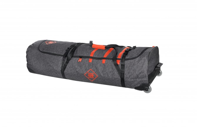The Ion Gearbag Core has space for 2 twin tips and up to 4 kites.
