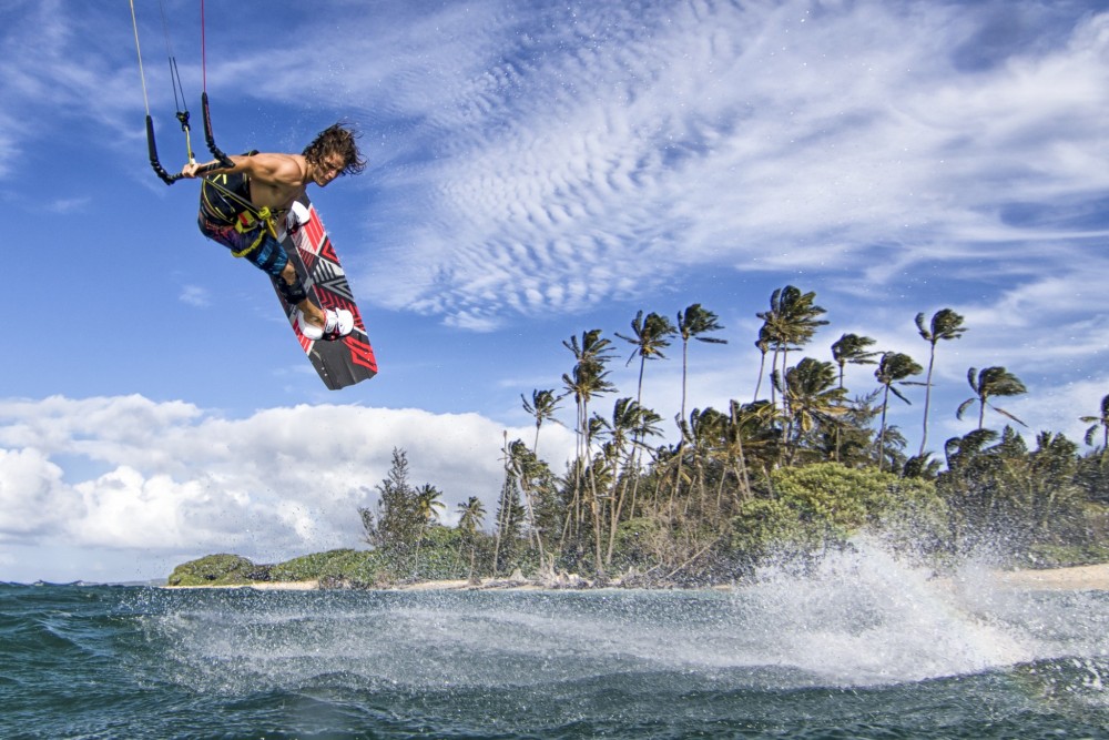 The full-carbon lightweight Naish Mega is a high performance board for demanding freestyle riders.