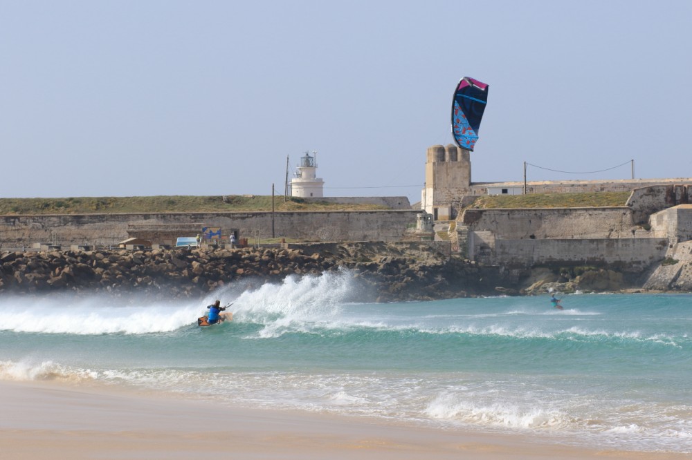 The Wow behaves in the waves.