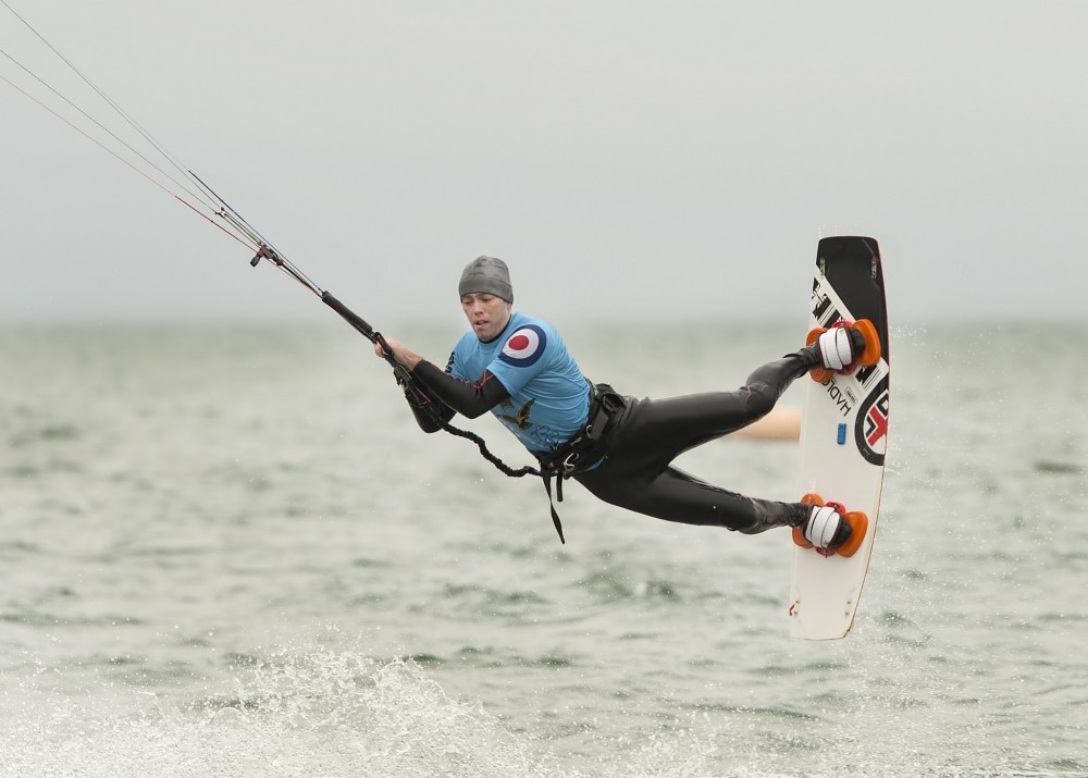 Freestyle competitors displayed determination amid challenging conditions at Hayling Island.