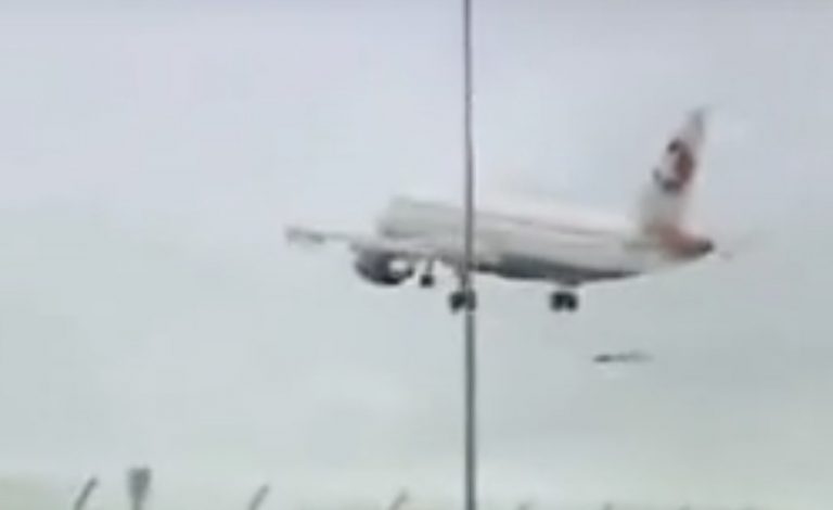Fatal Kitesurfer - Crash With Big Plane!!!