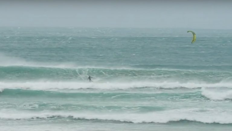 Kitesurf/Windsurf At The Bluff 5.12.2015 (Hayle, Cornwall)