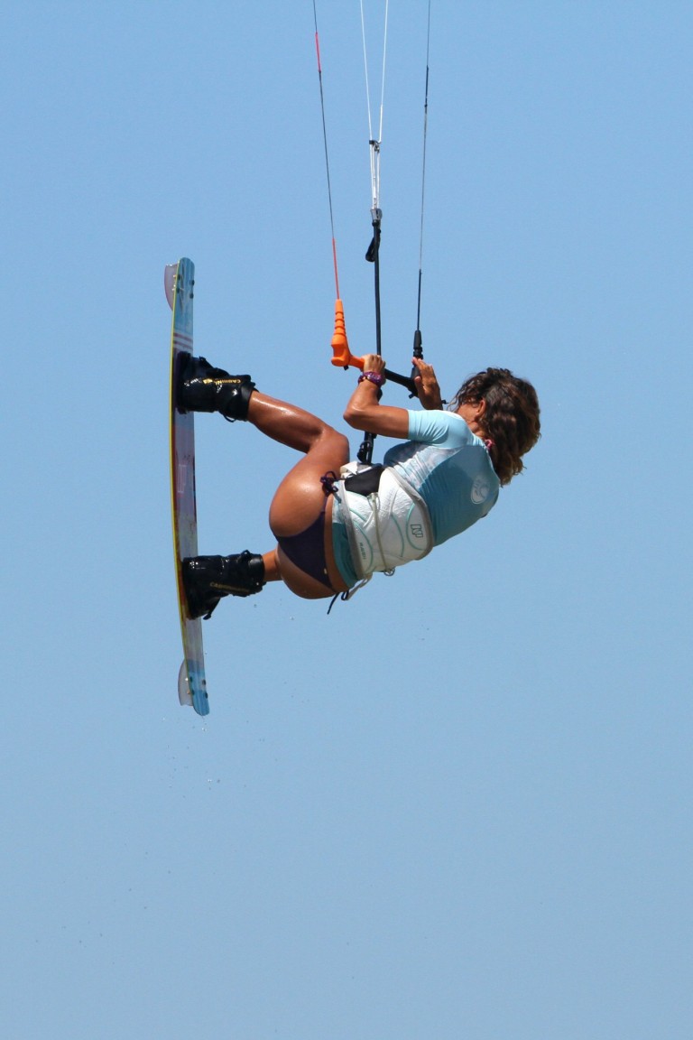 Kitesurfing Technique - Inverted Boned Tail Grab